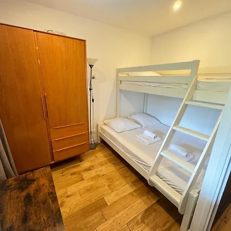Beautiful 3 In A Serviced *
